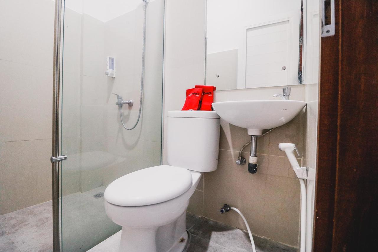 Reddoorz Near Hermes Place Polonia Μεντάν Εξωτερικό φωτογραφία