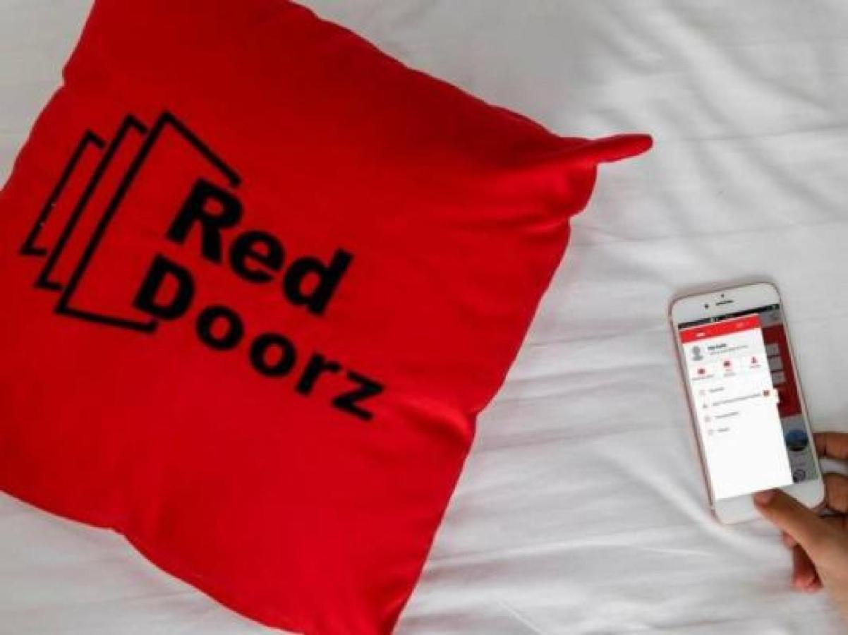 Reddoorz Near Hermes Place Polonia Μεντάν Εξωτερικό φωτογραφία